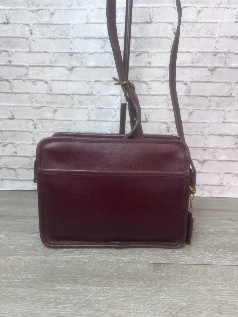 Vintage Coach 9820 Burgundy Swagger Bag Pre 1994